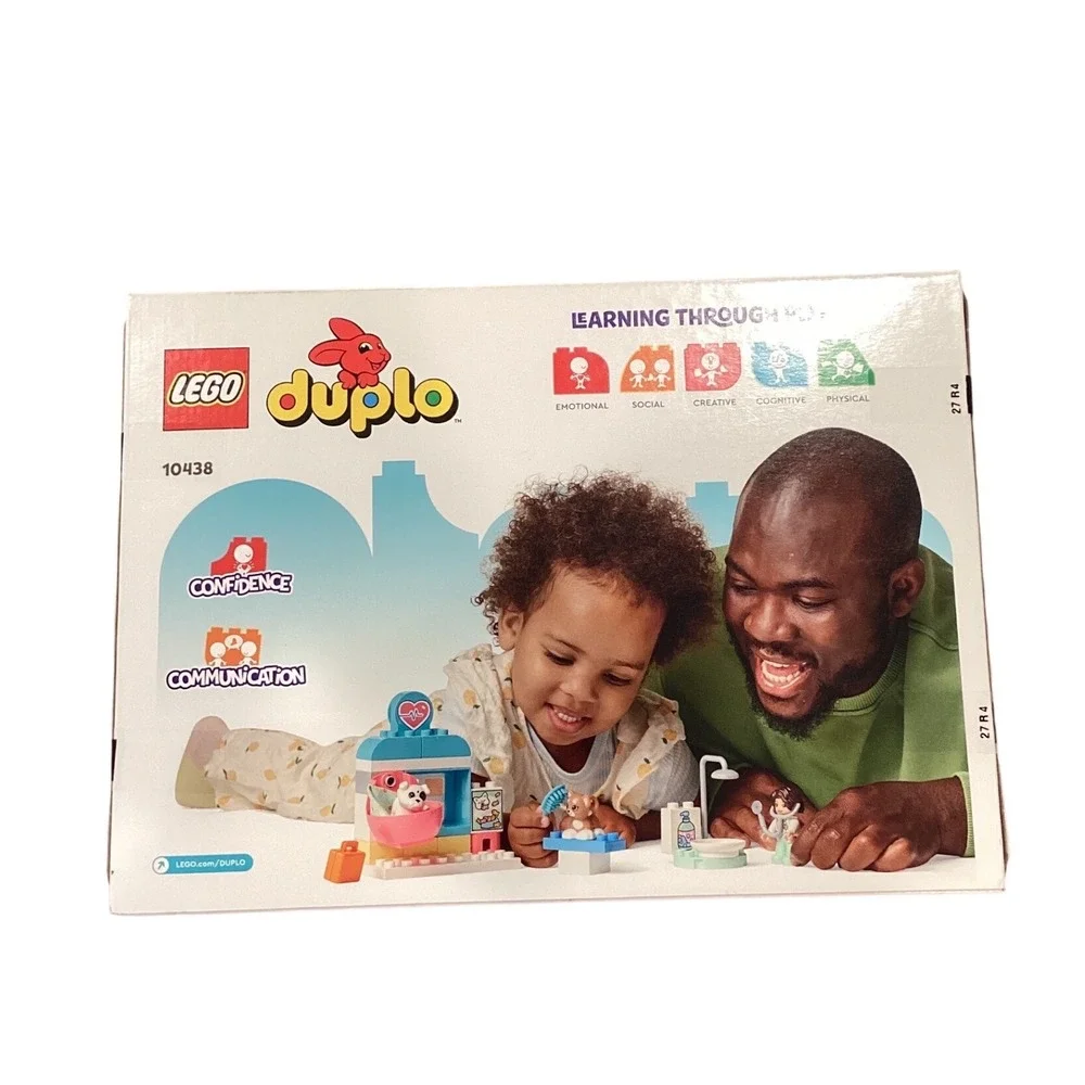 LEGO DUPLO Visit to the Vet Clinic 10438‎ Preschool Building Toy 28 Pieces